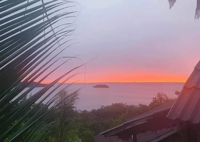 Kohrong Sea Views Bungalows