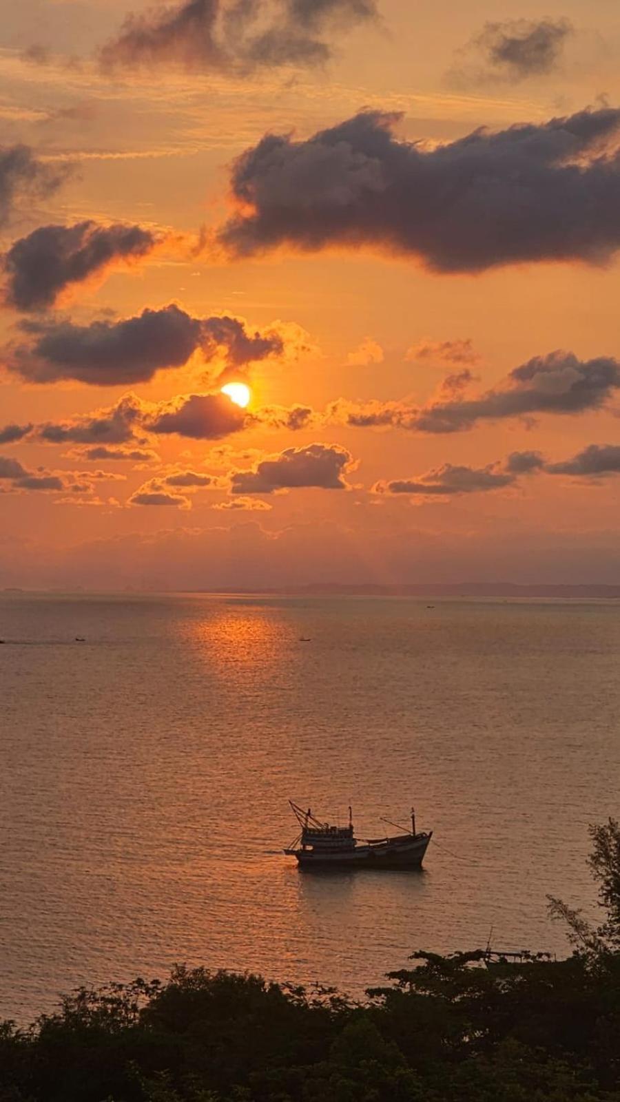 Kohrong Sea Views *